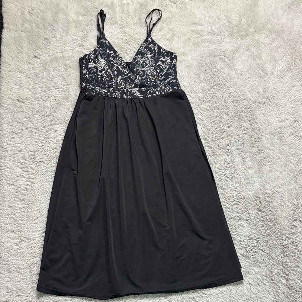 Elegant Black Lace Mini Dress